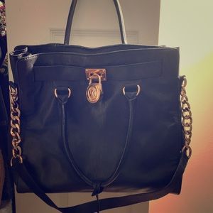 Michael Kora tote
